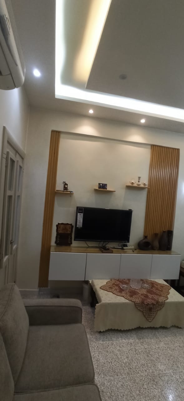 شقة مميزة للبيع | موقع حيوي واتجاه قبلي مشمس